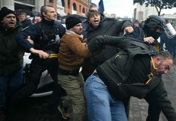 Affrontements entre membres de la Coordination rurale (CR) et CRS à Toulouse le 27 janvier 2026 