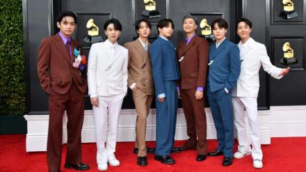 Le groupe sud-coréen de K-pop BTS, le 3 avril 2022 à Las Vegas lors des Grammy Awards