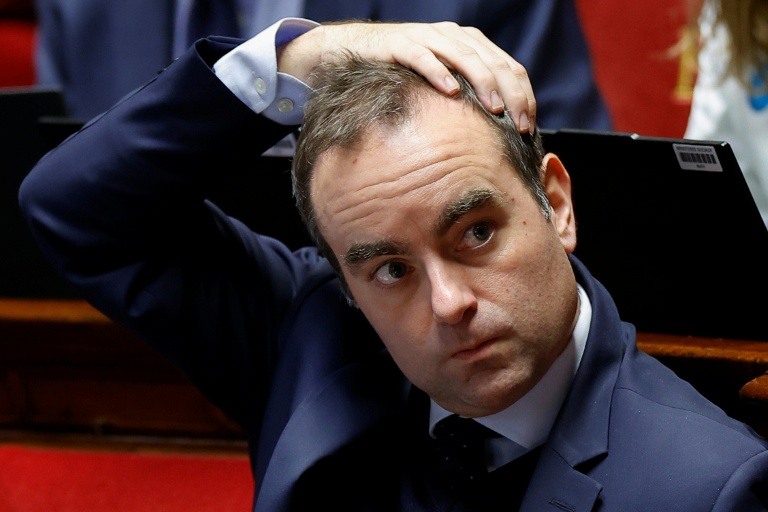 Le Premier ministre Sébastien Lecornu pendant l'examen du budget de la Sécurité sociale à l'Assemblée nationale, le 5 décembre 2025
