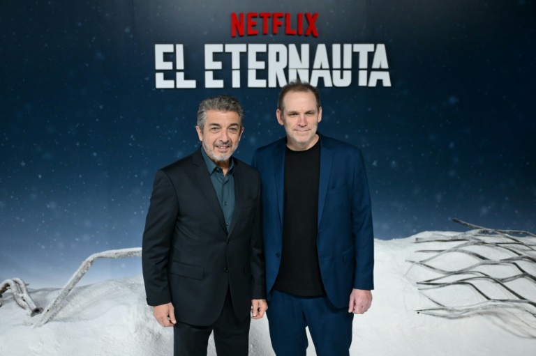 L'acteur argentin Ricardo Darin (g) et le réalisateur argentin Bruno Stagnaro lors de la première de la série Netflix 