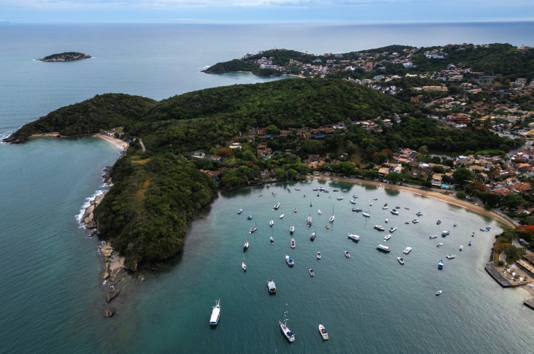 Vue aérienne de la plage d'Ossos, à Buzios, au Brésil le 3 janvier 2026