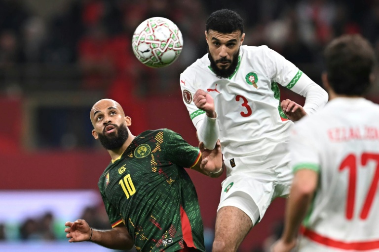 Le Marocain Noussair Mazraoui lors du quart de finale de la CAN contre le Cameroun, le 9 janvier 2026, à Rabat