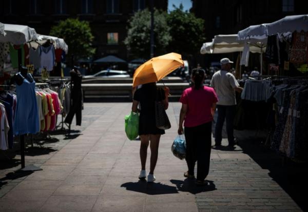 Sur un marché de Toulouse le 27 mai 2026