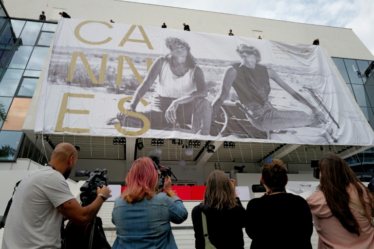 Déploiement de l'affiche officielle du 79e Festival de Cannes, le 10 mai 2026 à Cannes