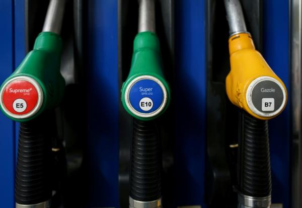 Pompes à essence et au gazole dans une station-service à Paris, le 16 septembre 2026