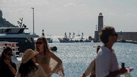 Des bateaux de pêcheurs en colère bloquent le port de Nice, le 17 septembre 2026