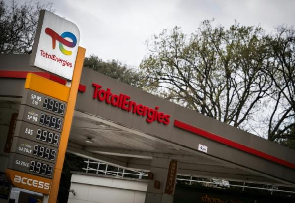 "Ce que je m'apprête à faire (...) c'est de maintenir un plafond, sans doute pour les stations rurales", a indiqué le PDG de TotalEnergies Patrick Pouyanné