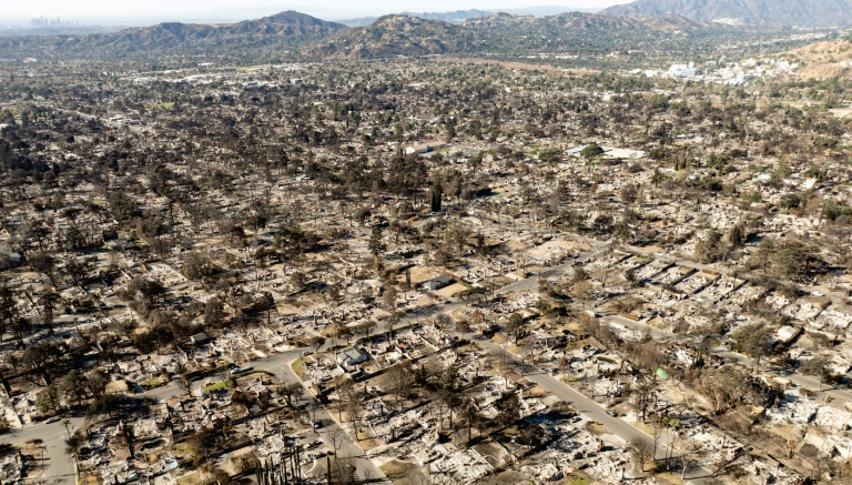 Une vue aérienne des dégâts causés par les incendies de Los Angeles à Altadena, banlieue située au nord-est de la ville, le 21 janvier 2025