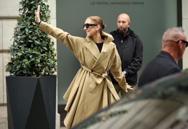 La chanteuse canadienne Céline Dion à son arrivée au Royal Monceau à Paris, le 28 août 2026