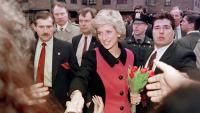 Diana, princesse de Galles, salue le public à New York, le 2 février 1989