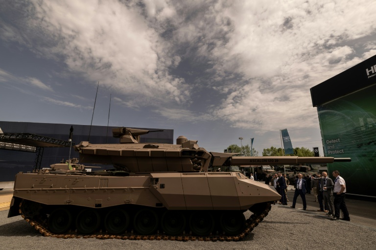 Capint, le char de transition de KNDS présenté au salon de défense Eurosatory à Villepinte, près de Paris, le 15 juin 2026