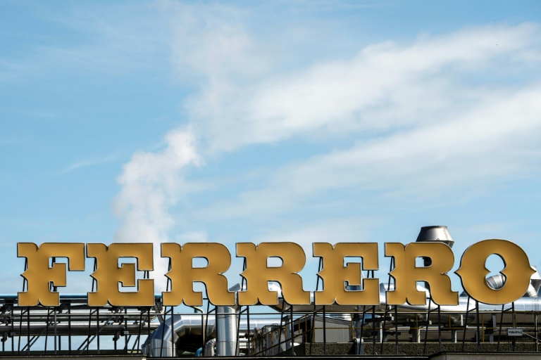 Le groupe italien Ferrero a de son côté annoncé investir 60 millions sur son site de Villers-Ecalles en Normandie ainsi qu'à l'usine de Nieppe dans les Hauts-de-France