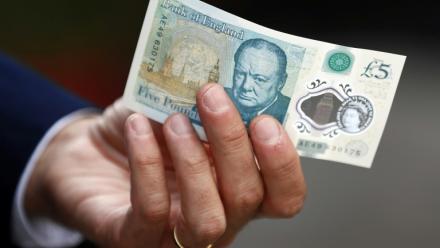 Le "Lion rugissant", portrait du Premier ministre britannique Winston Churchill durant la Deuxième Guerre mondiale, figurant sur le billet britannique de cinq livres