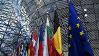 la Commission européenne a proposé vendredi d'assouplir sa tarification du carbone, pilier de la politique environnementale de l'UE, au cœur d'une bataille féroce entre Etats, industriels et ONG