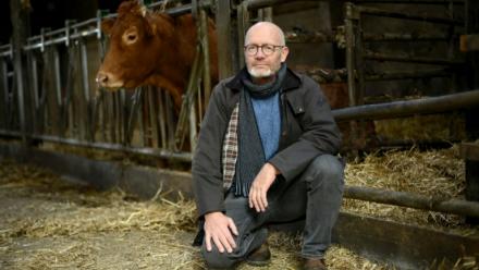 L'agriculteur belge Hugues Falys lors d'un entretien à Chaumont-Gistoux, le 17 novembre 2025