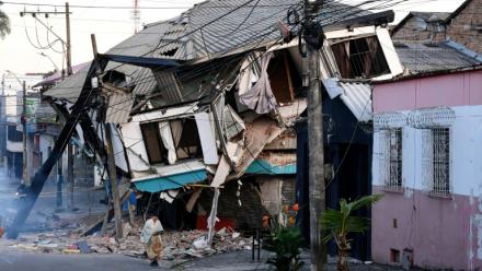 Une maison effondrée à Pereira, en Colombie, le 11 août 2026