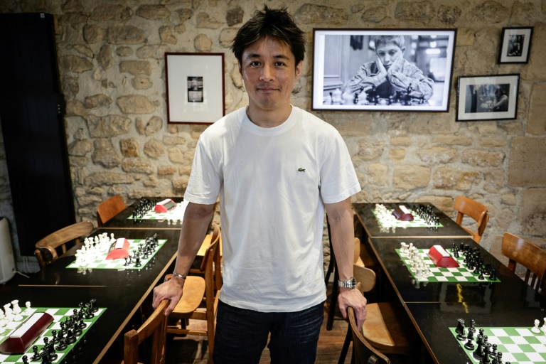 Le joueur d'échecs et influenceur français Julien Song, à la Blitz Society chess club à Paris, le 13 août 2025