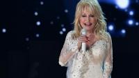 La chanteuse américaine Dolly Parton se produit sur scène lors de la 61e cérémonie annuelle des Grammy Awards, le 10 février 2019 à Los Angeles