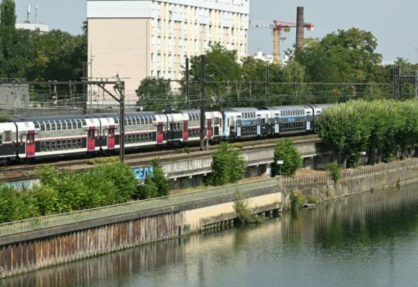 La Seine à Choisy-le-Roi le 14 août 2025, le lendemain de la découverte de quatre corps dans le fleuve