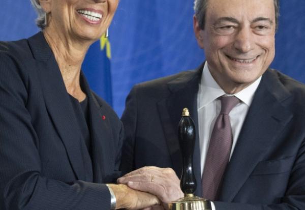Mario Draghi passe le relais à Christine Lagarde à la tête de la BCE, le 28 octobre 2019 à Francfort