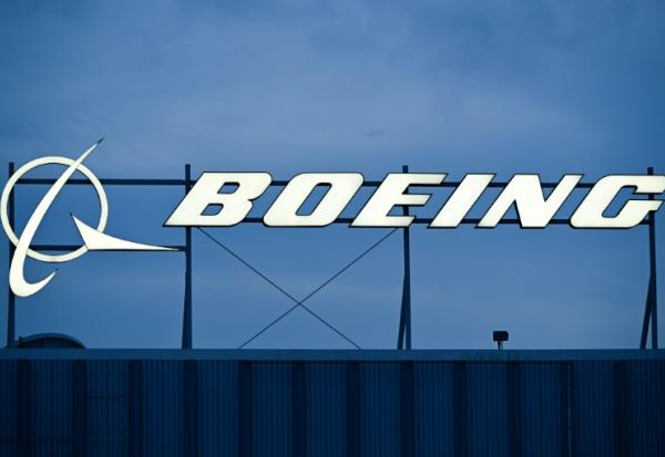 Le gouvernement américain et Boeing se sont entendus pour mettre fin aux poursuites pénales visant l'avionneur, liées à deux accidents mortels de son appareil 737 MAX, en 2018 et 2019