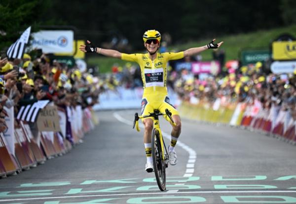 La Française Pauline Ferrand-Prévot, championne olympique de VTT aux Jeux de Paris-2024, remporte le Tour de France en s'adjugeant la 9e et dernière étape le 3 août 2025 à Châtel (Haut-Savoie)