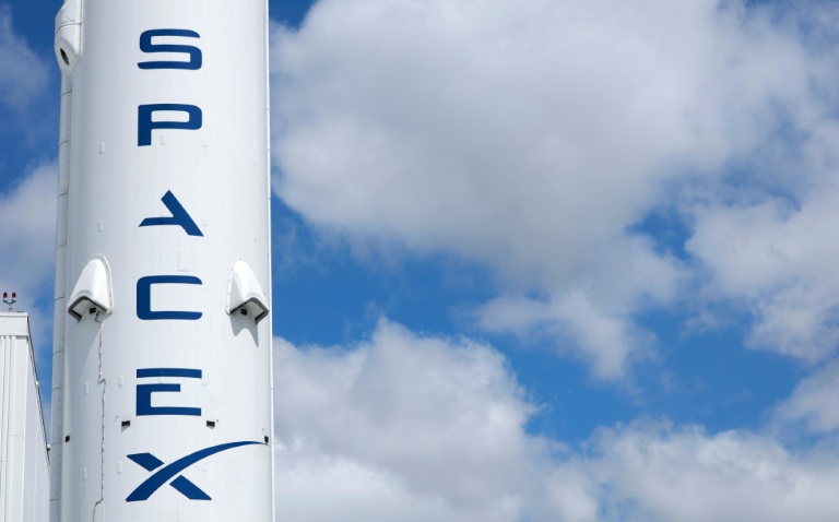 Si SpaceX est nécessaire, elle est aussi connue pour dépasser allégrement les délais et ses explosions spectaculaires lors de vols d'essai