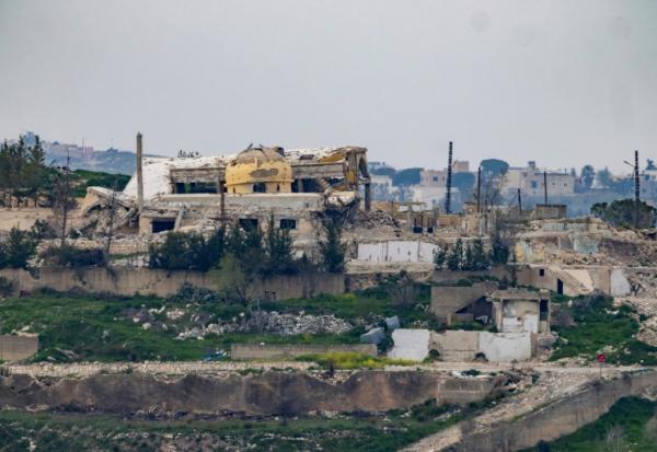Des bâtiments détruits dans le village de Yaroun, au Liban, le 13 mars 2026