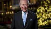 Le roi Charles III souriant pendant l'enregistrement de son message de Noël dans la chapelle Sainte-Marie-Madeleine de l'abbaye de Westminster, le 11 décembre 2025 à Londres