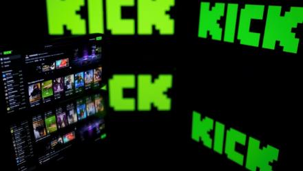 La plateforme australienne de diffusion Kick a essuyé de nouvelles critiques des autorités françaises qui ont obtenu le retour à un blocage de la chaîne du streamer Jean Pormanove, décédé après douze jours de maltraitance en direct