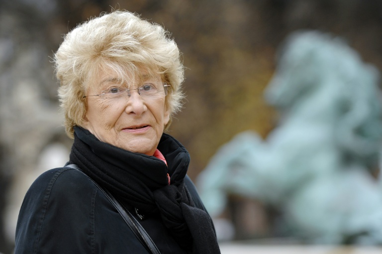 Yvette Roudy, ancienne ministre socialiste des Droits des Femmes, pose le 27 décembre 2006 à Paris