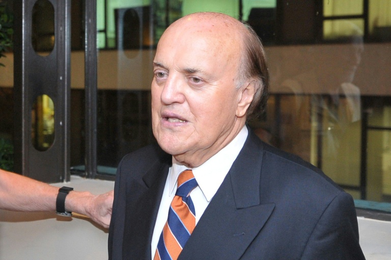 Le journaliste américain Peter Arnett, célèbre pour sa couverture de la guerre du Vietnam et des deux guerres du Golfe, photographié le 27 novembre 2007 à Hong Kong, est décédé le 17 décembre
