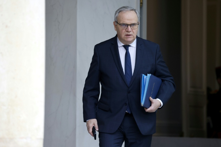 François-Noël Buffet, alors ministre délégué auprès du ministre de l'Intérieur, à la sortie de l'Elysée, le 26 mars 2025 à Paris