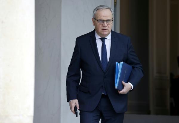 François-Noël Buffet, alors ministre délégué auprès du ministre de l'Intérieur, à la sortie de l'Elysée, le 26 mars 2025 à Paris