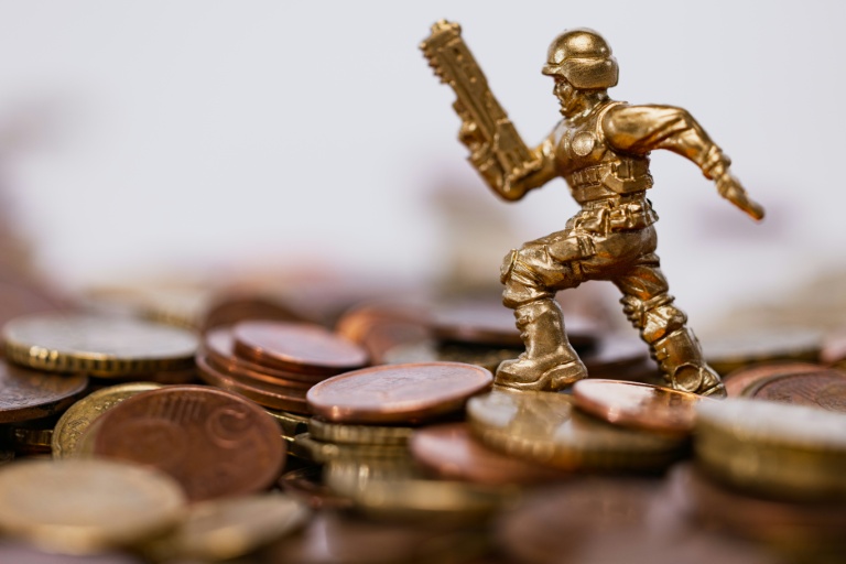 Bruxelles présente mercredi ses évaluations bugétaires pour les pays de l'UE, mis à l'épreuve par la hausse des dépenses militaires et les répercussions du conflit au Moyen-Orient