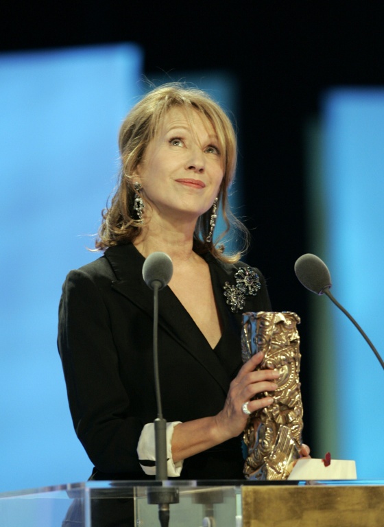 L'actrice Nathalie Baye pose après avoir remporté le César de la meilleur actrice pour 