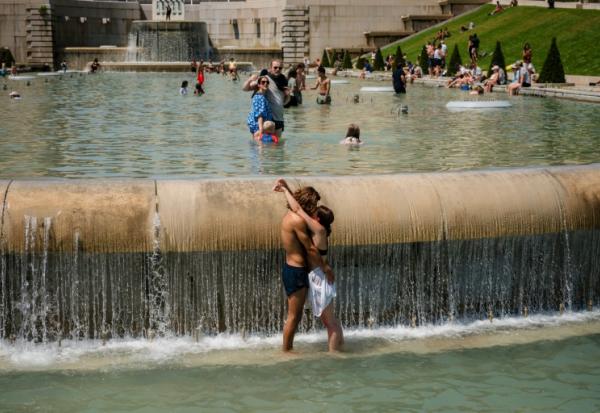Baignade dans les bassins du Trocadéro le 2 juillet 2025 0 Paris