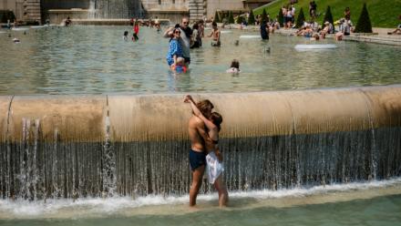 Baignade dans les bassins du Trocadéro le 2 juillet 2025 0 Paris