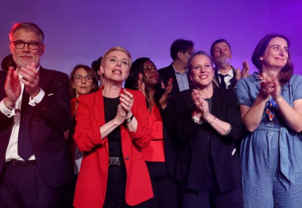 Olivier Faure, premier secrétaire du PS, Clémentine Autain, Lucie Castets et Marine Tondelier, secrétaire nationale des Ecologistes, lors du meeting du Front populaire 2027, le 5 mai 2026 à Paris