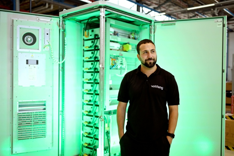 David Oudsandji, patron et cofondateur de Voltfang, sur le site de production et de stockage de batteries à Aix-La-Chapelle, le 19 août 2025 en Allemagne