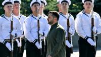 Le président ukrainien Volodymyr Zelensky lors d'une cérémonie militaire, le 23 août 2026 à Kiev 