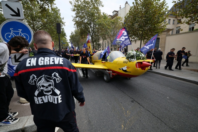 Manifestation de pompiers pour des hausses de salaires et des moyens budgétaires accrus, le 28 septembre 2026 à Paris