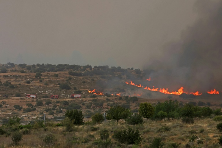 Incendie près de Bet Shemesh, dans le centre d'Israël, le 30 avril 2025