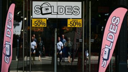 La prolongation des soldes d'été, décidée par le gouvernement en raison de l'épisode caniculaire qui avait plombé la première semaine, aura-t-elle permis de rattraper la saison ?