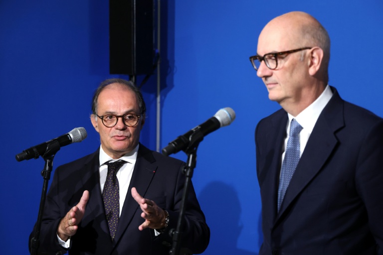 Le gouverneur de la Banque de France Emmanuel Moulin et le ministre de l'Economie Roland Lescure, lors d'une conférence de presse à Paris, le 15 septembre 2026