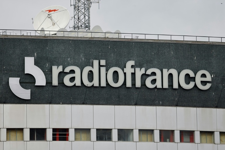 Une grève de deux jours débute dimanche à Radio France pour protester contre l'arrivée comme éditorialiste sur France Inter de Charles Sapin, un responsable du magazine Valeurs actuelles