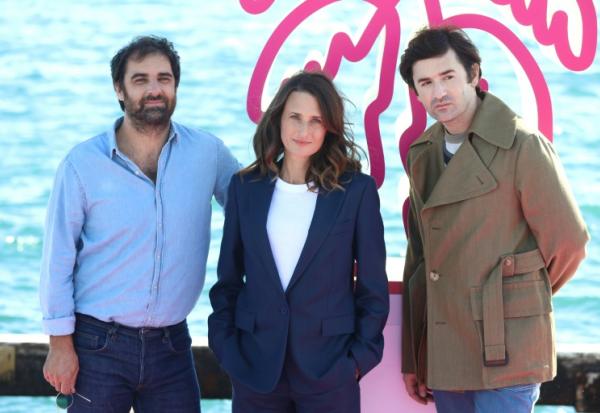 (g-d) Les acteurs Grégory Montel, Camille Cottin et Nicolas Maury de la série télévisée "Dix pour cent" au festival international des séries Canneseries, le 13 octobre 2020 à Cannes