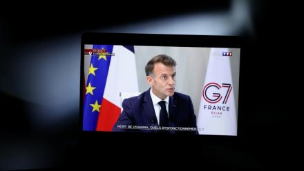 Emmanuel Macron interviewé sur la chaîne TF1 à Évian, le 15 juin 2026