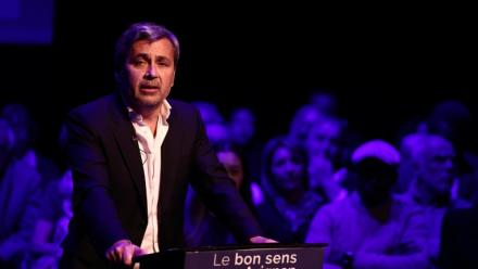 L'ancien journaliste Olivier Galzi, candidat sans étiquette aux élections municipales, le 29 janvier 2026 à Avignon
