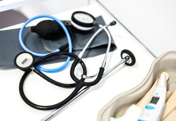 Pour la première fois, un cas d'Ebola a été diagnostiqué en France, chez un médecin revenant de République démocratique du Congo, actuellement frappée par une importante épidémie, mais le patient était déjà isolé depuis son retour et les autorités sanitaires se veulent rassurantes